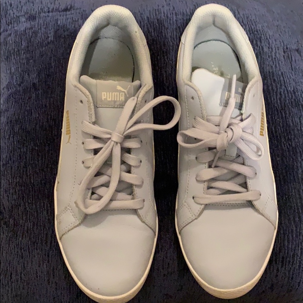 Super cute and comfy sneakers!✨❤️